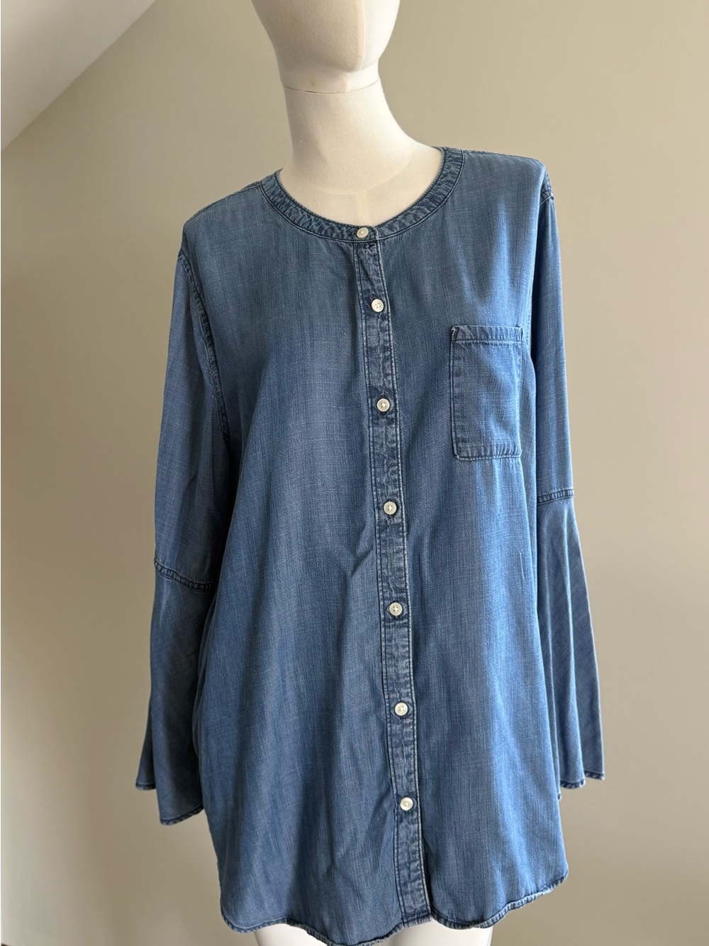 Banana Republic Boyfriend Fit Button Down Chambray Top Bell Sleeves Size XL